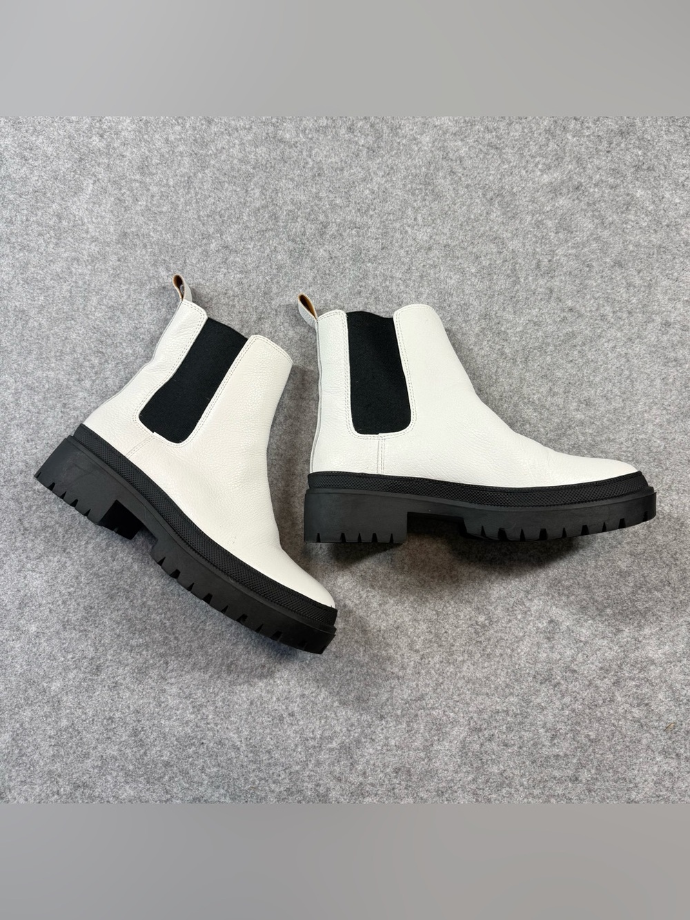 Steve Madden White Leather Chelsea Boots Ellerey 7.5 Shoes Combat Grunge Y2K